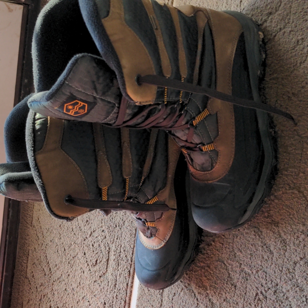 Men's Khombu winter boots.